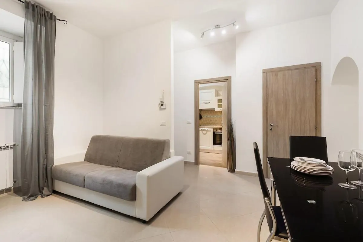 Appartamento Moderno Nel Cuore Di Roma Italy